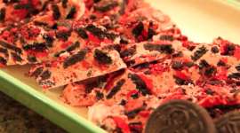 Cookies n' Cream Oreo Bark Dessert Recipe
