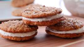 Little Debbie-Inspired Oatmeal Cream Pies