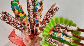 Double Dipped Pretzel Rods