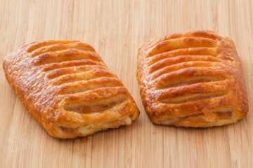 Au Bon Pain Apple and Cinnamon Croissant