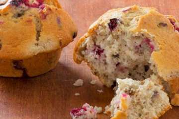 Au Bon Pain Cranberry Walnut Muffin