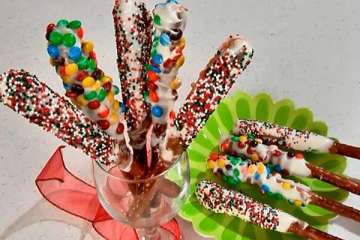 Double Dipped Pretzel Rods