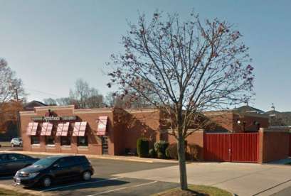 Applebee's, 105 W Lee Hwy