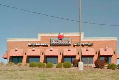 Applebee's, 1440 E Main St