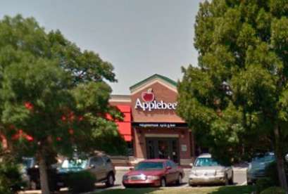 Applebee's, 156 S River Rd