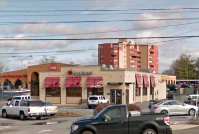 Applebee's, 2100 N Roan St