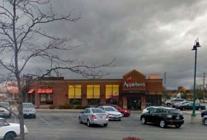 Applebee's, 2865 S 108th St