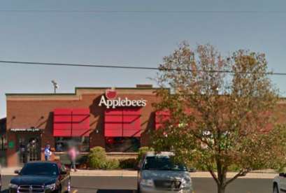 Applebee's, 2911 Kemp Blvd