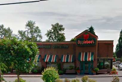 Applebee's, 3702 88th St NE