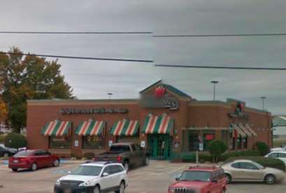 Applebee's, 3905 Lamar Ave