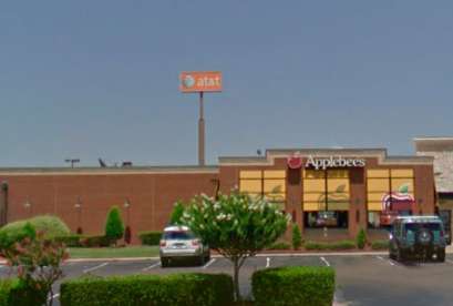 Applebee's, 5110 Summerhill Rd