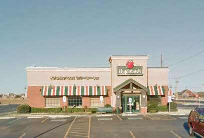 Applebee's, 6501 4th St