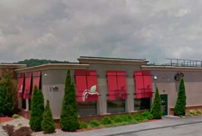 Applebee's, 691 Hawthorne Ave