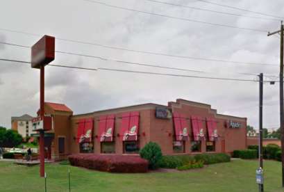 Applebee's, 7522 N Interstate 35