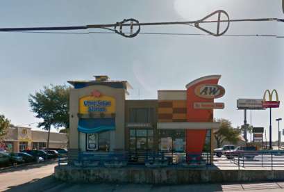 A&W Restaurant, 10270 North Fwy
