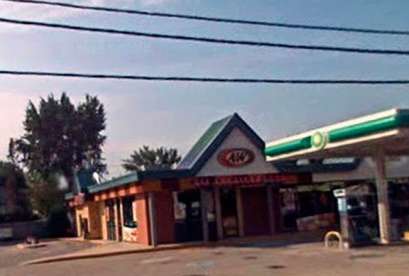 A&W Restaurant, 715 W Main St