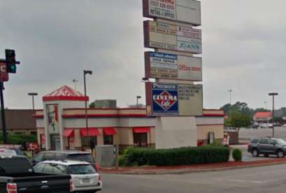 KFC, 1068 W Mercury Blvd