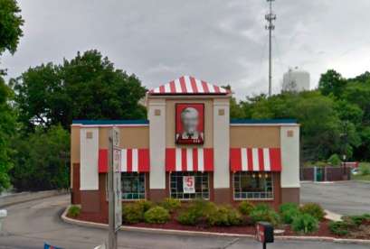 KFC, 860 E Wisconsin Ave