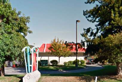 McDonald's, 1304 Outlet Collection Dr SW