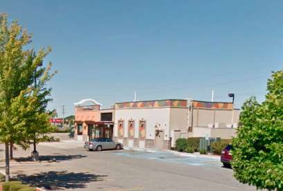 Taco Bell, 2056 Milwaukee Ave