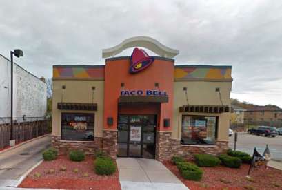 Taco Bell, 3334 S 27th St