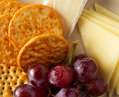 Au Bon Pain Brie, Cheddar & Fruit with Crackers Petit Plate