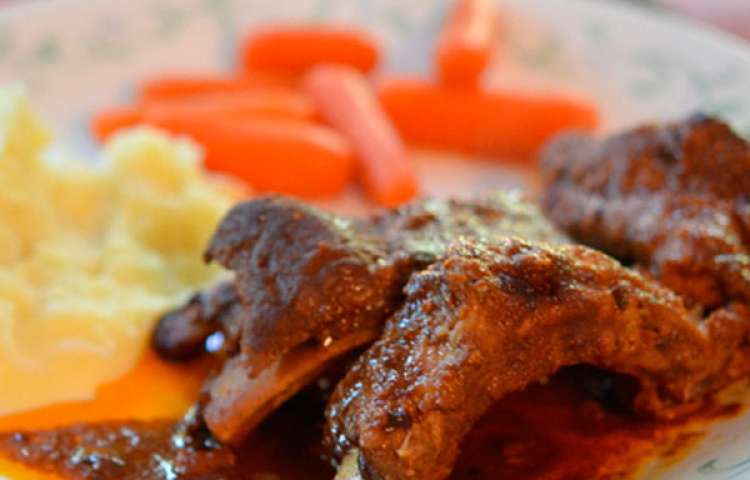 Melting ribs in barbecue sauce