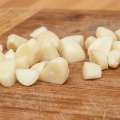 cut garlic