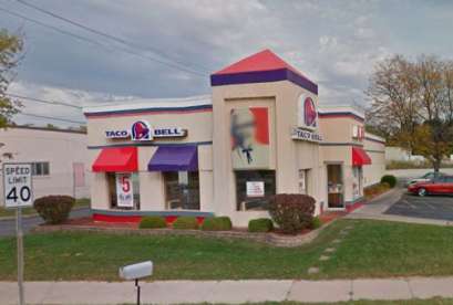 Taco Bell, 7242 N Teutonia Ave