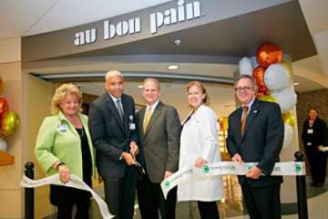 Au Bon Pain opens first of two hospital restaurants