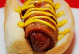 Incredibly simple recipe for making hot dog with bacon